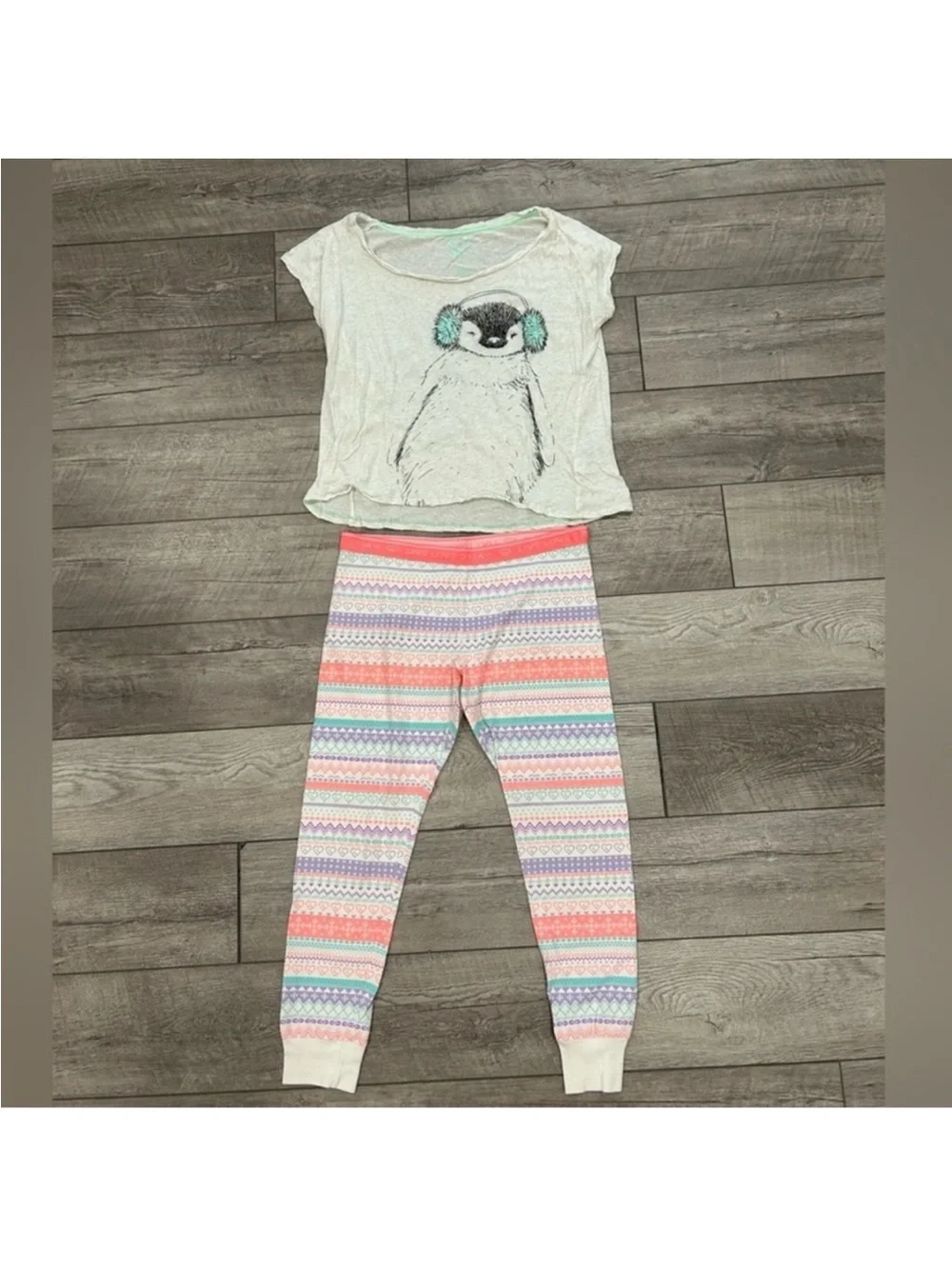 Aeropostale Penguin Print Pajama Set
